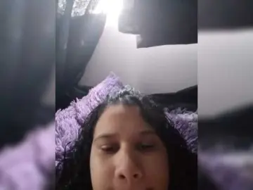 MedusaFoxx  live sex cam