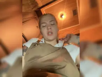 MiaDiva  live sex cam