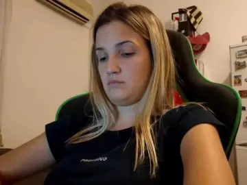 Lean-cheeky  live sex cam
