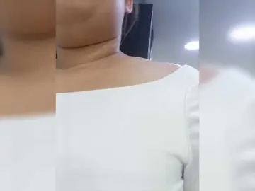 EinnyMure  live sex cam