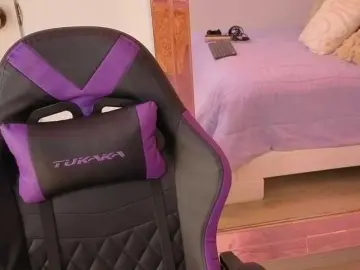 EinnyMure  live sex cam