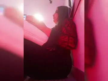 EinnyMure  live sex cam