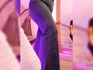 EinnyMure  live sex cam