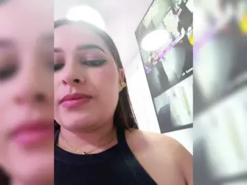 EinnyMure  live sex cam