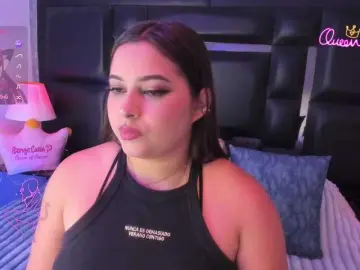 EinnyMure  live sex cam