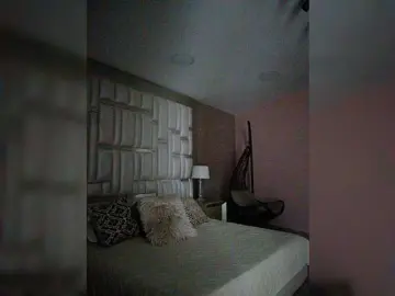 EinnyMure  live sex cam