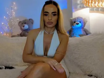 FeralFoxy  live sex cam