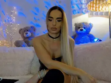 FeralFoxy  live sex cam