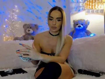 FeralFoxy  live sex cam