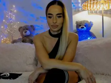 FeralFoxy  live sex cam