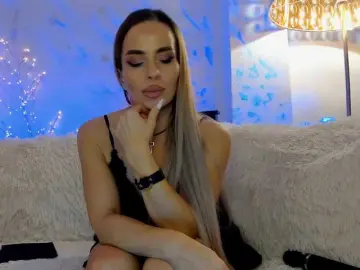 FeralFoxy  live sex cam