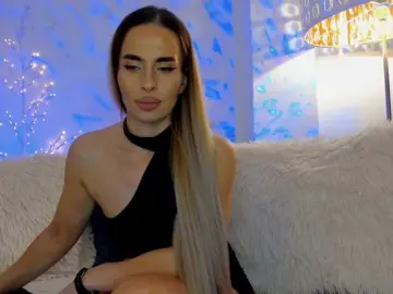 FeralFoxy  live sex cam