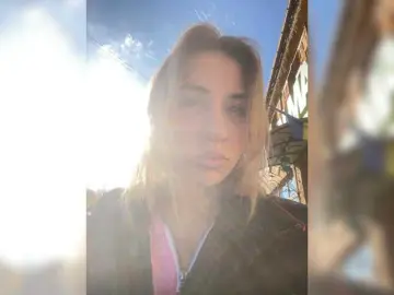Alizii  live sex cam