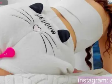 Xkartist  live sex cam