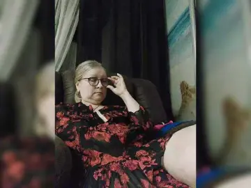 Adiline  live sex cam