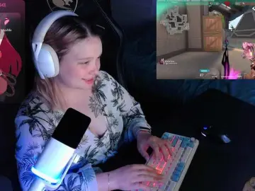 AlinaAdams  live sex cam