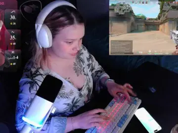 AlinaAdams  live sex cam