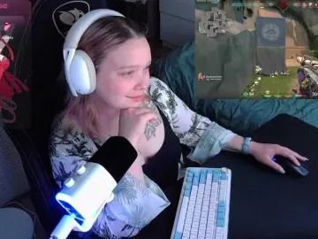 AlinaAdams  live sex cam