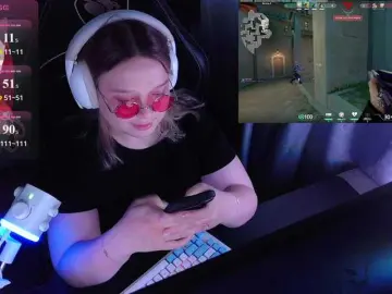 AlinaAdams  live sex cam