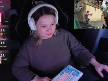 AlinaAdams  live sex cam