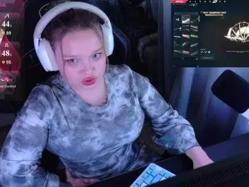 AlinaAdams  live sex cam