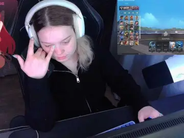 AlinaAdams  live sex cam