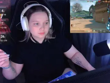 AlinaAdams  live sex cam