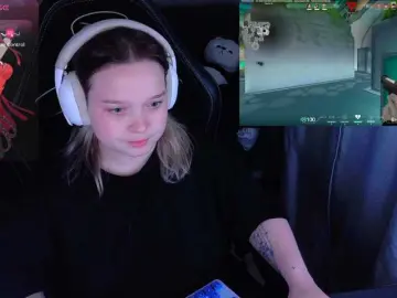 AlinaAdams  live sex cam