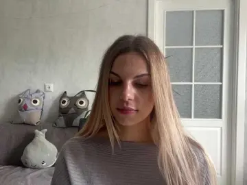 CarlotaWnorowski  live sex cam
