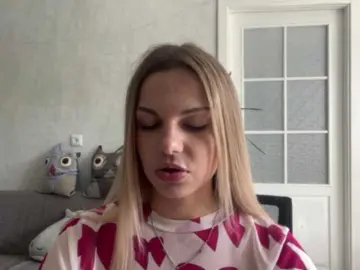 CarlotaWnorowski  live sex cam