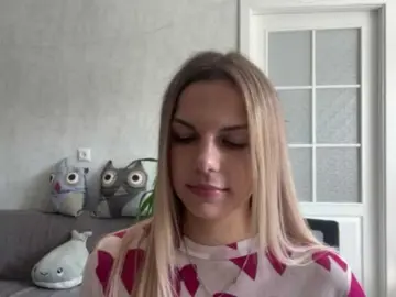 CarlotaWnorowski  live sex cam