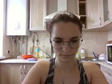 LittleGirl  live sex cam