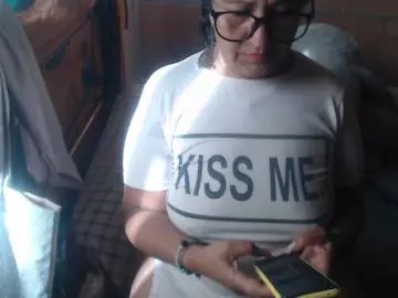 Meganny2023  live sex cam