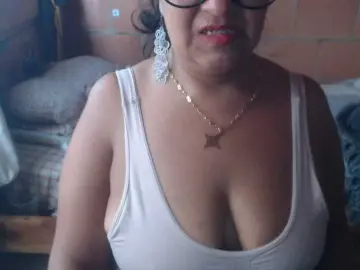 Meganny2023  live sex cam