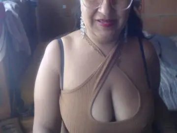 Meganny2023  live sex cam