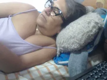 Meganny2023  live sex cam