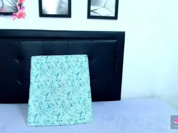 Kelly-joness  live sex cam