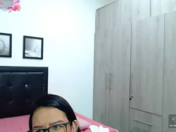 Kelly-joness  live sex cam