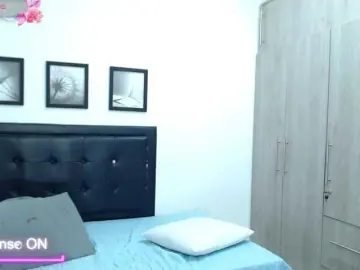 Kelly-joness  live sex cam