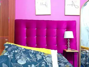 Tightlittleebony  live sex cam