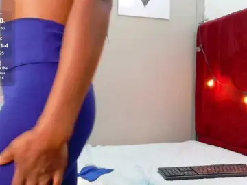 Tightlittleebony  live sex cam