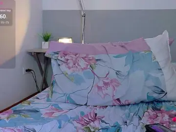 Tightlittleebony  live sex cam