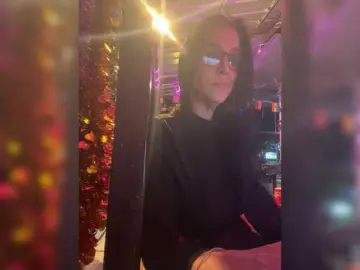 Venusx1  live sex cam