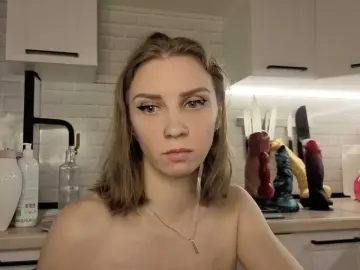 Fist-ashka  live sex cam