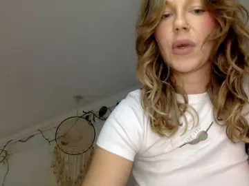 MalunaMoon  live sex cam