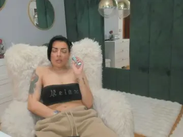 ElisaBaxter  live sex cam