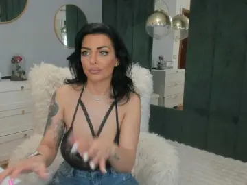 ElisaBaxter  live sex cam