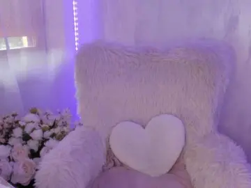 ElisaBaxter  live sex cam