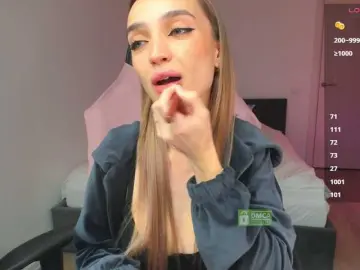 Lilith-Cain  live sex cam