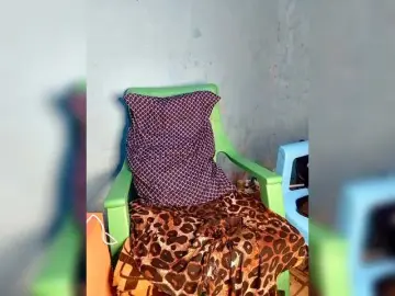 Mami95  live sex cam